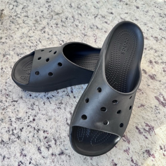 CROCS Classic Black Slide Sandals sz9 - Picture 1 of 4